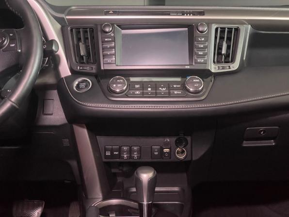 Toyota RAV4 IV (XA40) Рестайлинг с пробегом 2019 года, цена 2 199 000 рублей, 147547 км, внедорожник, Автокод Объявления