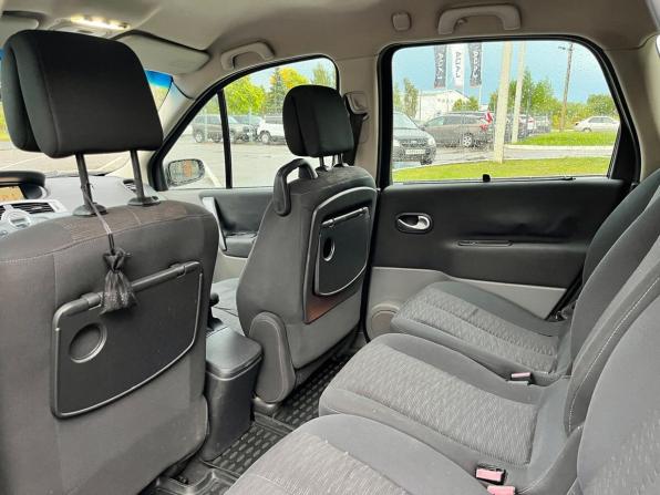 Renault Scenic II Рестайлинг с пробегом 2006 года, цена 449 000 рублей, 295188 км, компактвэн, Автокод Объявления