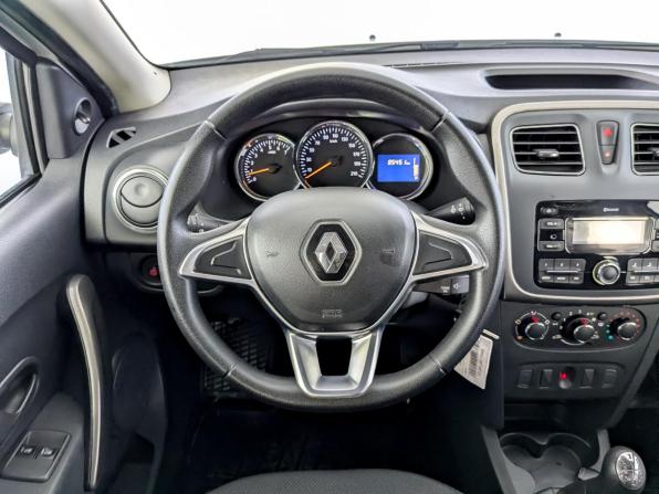 Renault Logan II с пробегом 2018 года, цена 870 000 рублей, 85446 км, седан, Автокод Объявления