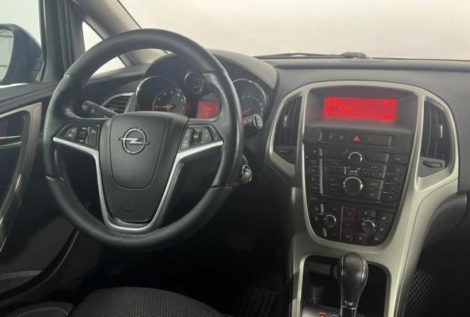 Opel Astra J Рестайлинг с пробегом 2011 года, цена 755 000 рублей, 124999 км, хэтчбек, Автокод Объявления