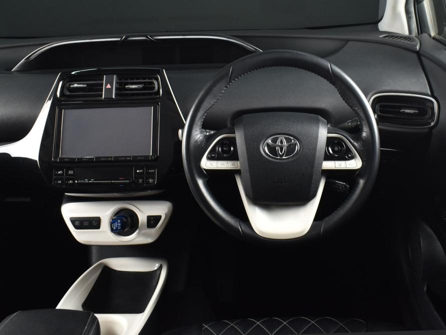 Toyota Prius IV (XW50) Кемерово  - изображение 8