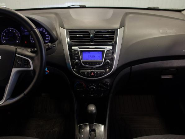 Hyundai Solaris I с пробегом 2012 года, цена 940 000 рублей, 98109 км, хэтчбек, Автокод Объявления