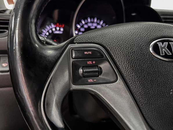 Kia Rio III Рестайлинг с пробегом 2016 года, цена 1 179 000 рублей, 105875 км, седан, Автокод Объявления