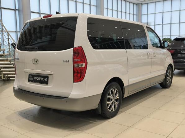 Hyundai H-1 II Рестайлинг 2 с пробегом 2021 года, цена 3 430 000 рублей, 71376 км, минивэн, Автокод Объявления
