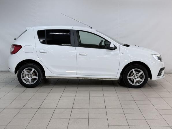 Renault Sandero II Рестайлинг с пробегом 2019 года, цена 970 000 рублей, 91686 км, хэтчбек, Автокод Объявления