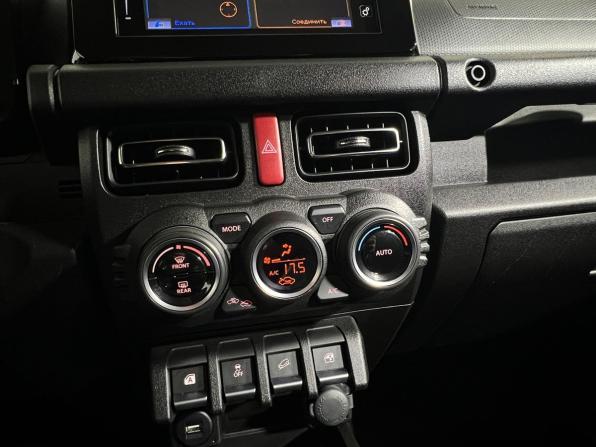 Suzuki Jimny IV с пробегом 2022 года, цена 3 097 000 рублей, 54399 км, внедорожник, Автокод Объявления