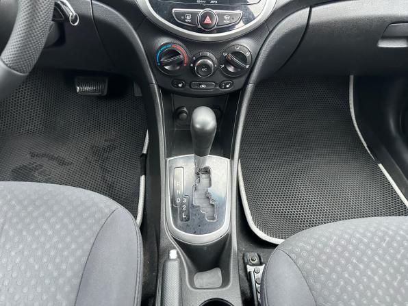 Hyundai Solaris I с пробегом 2013 года, цена 820 000 рублей, 185257 км, хэтчбек, Автокод Объявления