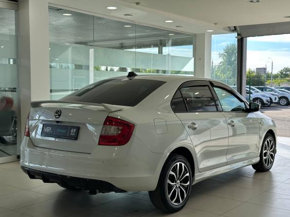 Skoda Rapid I с пробегом 2015 года, цена 1 297 000 рублей, 93544 км, лифтбек, Автокод Объявления