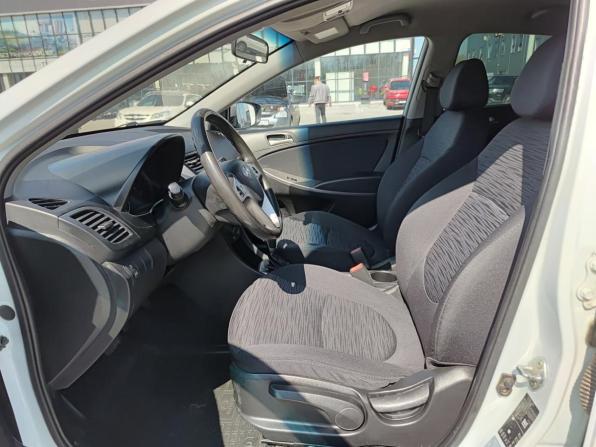 Hyundai Solaris I Рестайлинг с пробегом 2015 года, цена 720 000 рублей, 206727 км, седан, Автокод Объявления