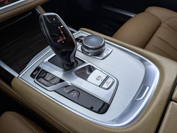 BMW 7 серии VI (G11/G12) с пробегом 2016 года, цена 3 185 000 рублей, 170782 км, седан, Автокод Объявления
