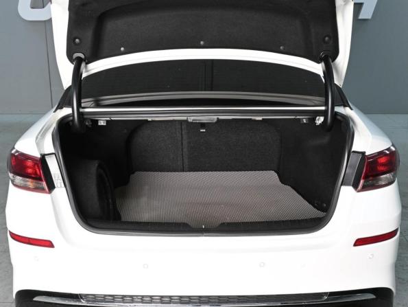 Kia Optima IV Рестайлинг с пробегом 2019 года, цена 1 969 000 рублей, 127010 км, седан, Автокод Объявления