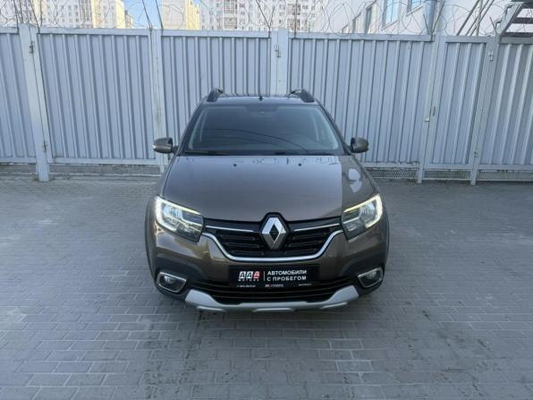 Renault Sandero II Рестайлинг с пробегом 2020 года, цена 1 145 000 рублей, 106000 км, хэтчбек, Автокод Объявления