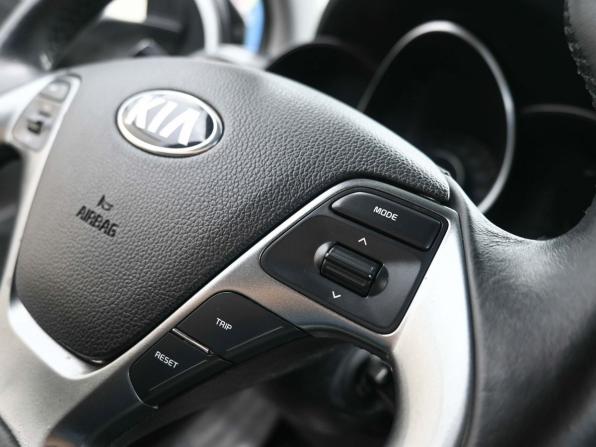 Kia Rio III Рестайлинг с пробегом 2016 года, цена 1 129 900 рублей, 124000 км, хэтчбек, Автокод Объявления