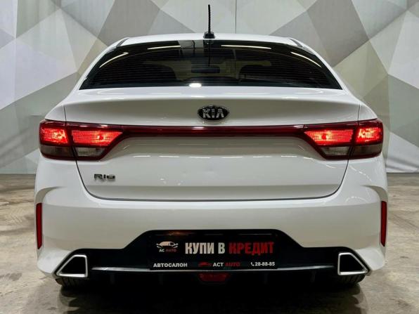Kia Rio IV Рестайлинг с пробегом 2021 года, цена 1 495 000 рублей, 82365 км, седан, Автокод Объявления