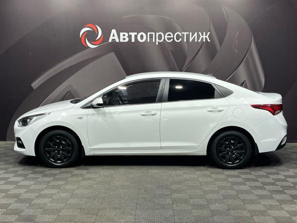 Hyundai Solaris II с пробегом 2017 года, цена 1 140 000 рублей, 148000 км, седан, Автокод Объявления