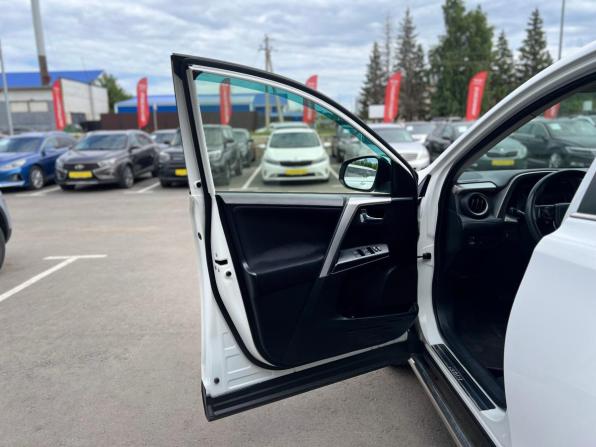 Toyota RAV4 IV (XA40) Рестайлинг с пробегом 2015 года, цена 2 270 000 рублей, 137000 км, внедорожник, Автокод Объявления