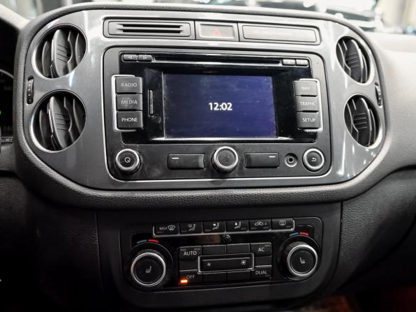Volkswagen Tiguan I Рестайлинг с пробегом 2011 года, цена 1 100 000 рублей, 327508 км, внедорожник, Автокод Объявления