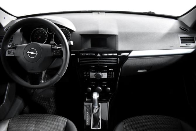 Opel Astra H Рестайлинг с пробегом 2010 года, цена 525 000 рублей, 293371 км, седан, Автокод Объявления