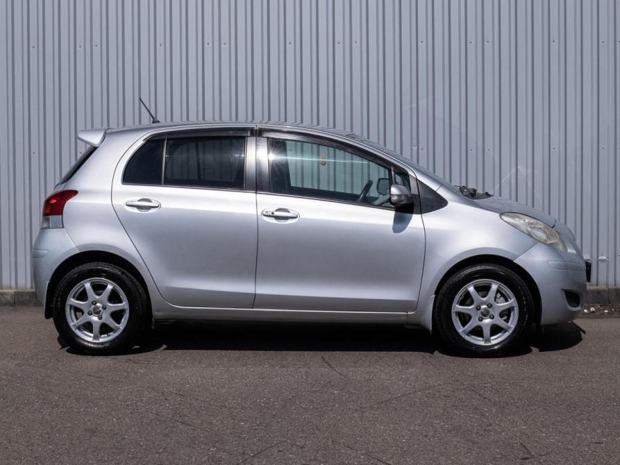 Toyota Vitz II (XP90) Сочи  - изображение 5