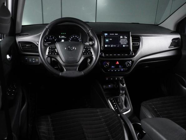 Hyundai Solaris II Рестайлинг с пробегом 2022 года, цена 1 939 000 рублей, 81966 км, седан, Автокод Объявления