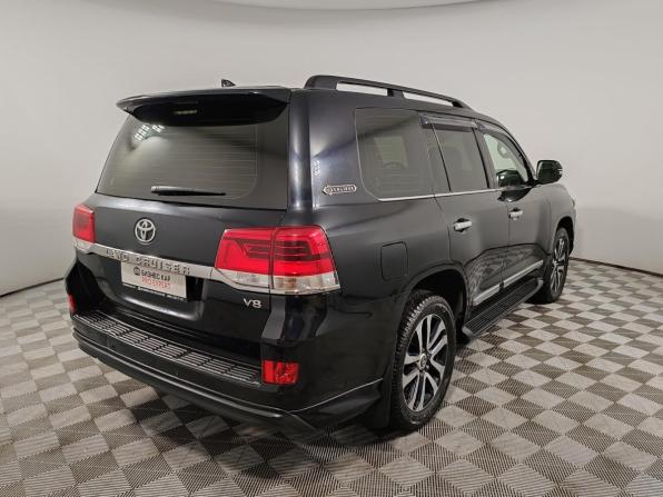 Toyota Land Cruiser 200 Series Рестайлинг 2 с пробегом 2017 года, цена 5 849 000 рублей, 300215 км, внедорожник, Автокод Объявления