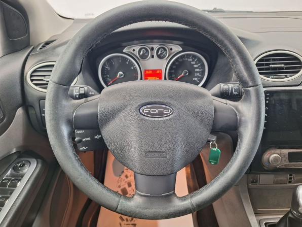 Ford Focus II Рестайлинг с пробегом 2010 года, цена 535 000 рублей, 295585 км, седан, Автокод Объявления
