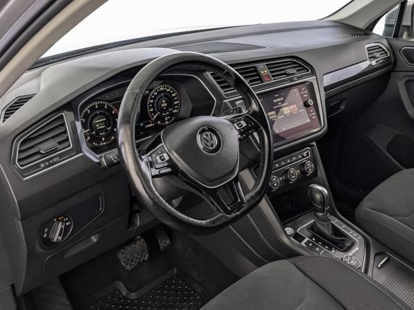 Volkswagen Tiguan II с пробегом 2018 года, цена 1 970 000 рублей, 215287 км, внедорожник, Автокод Объявления