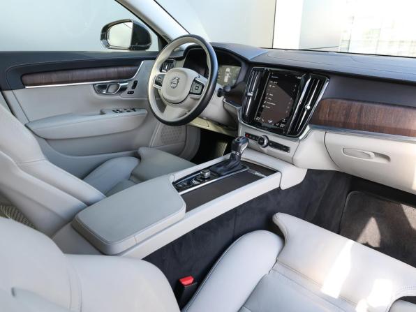 Volvo S90 II Рестайлинг с пробегом 2021 года, цена 3 598 000 рублей, 91708 км, седан, Автокод Объявления