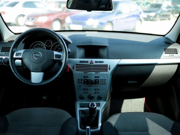 Opel Astra H Рестайлинг с пробегом 2014 года, цена 709 000 рублей, 132000 км, седан, Автокод Объявления