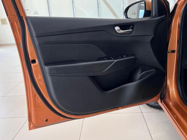 Hyundai Solaris II с пробегом 2018 года, цена 1 310 000 рублей, 153434 км, седан, Автокод Объявления