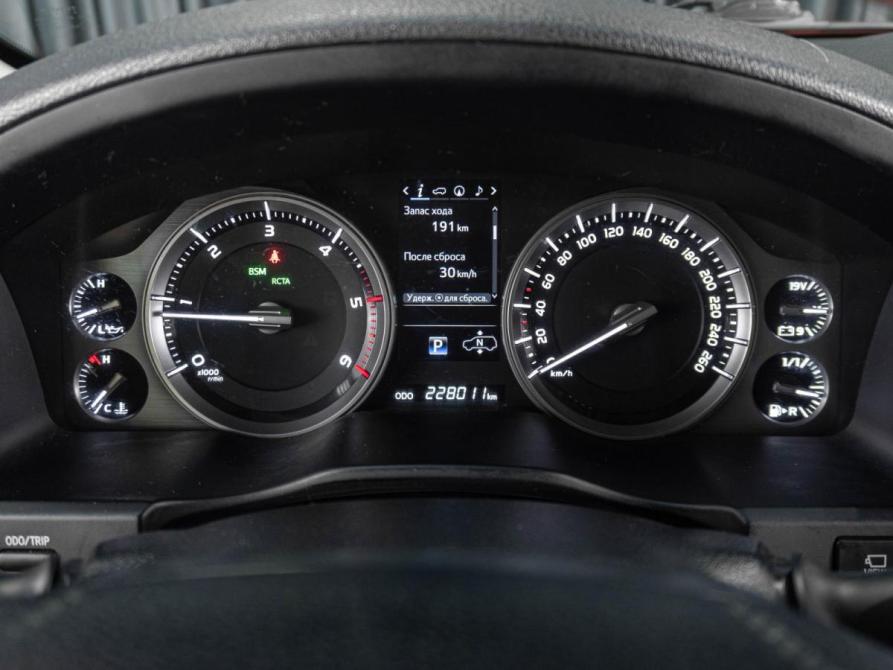 Toyota Land Cruiser 200 Series Рестайлинг 2 Тюмень  - изображение 17