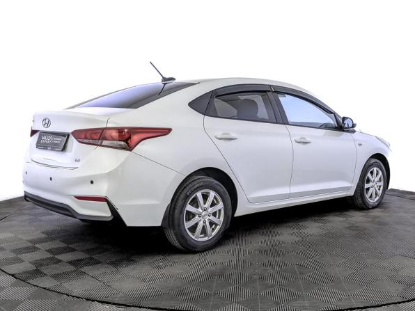 Hyundai Solaris II с пробегом 2017 года, цена 1 225 000 рублей, 123475 км, седан, Автокод Объявления
