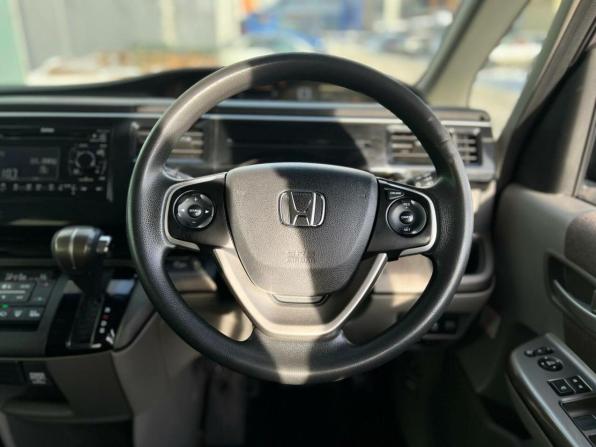 Honda Stepwgn V с пробегом 2016 года, цена 1 535 000 рублей, 176000 км, минивэн, Автокод Объявления