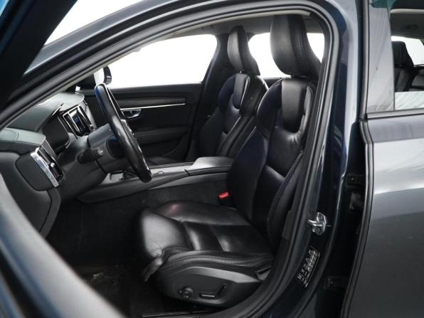 Volvo V90 Cross Country I с пробегом 2019 года, цена 2 149 046 рублей, 341882 км, универсал, Автокод Объявления