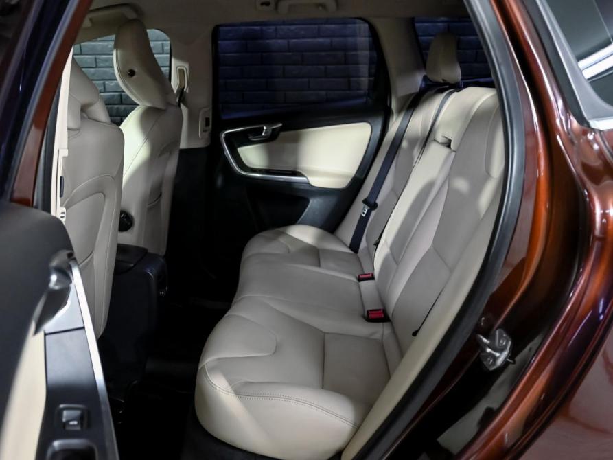 Volvo XC60 I Рестайлинг Екатеринбург  - изображение 21