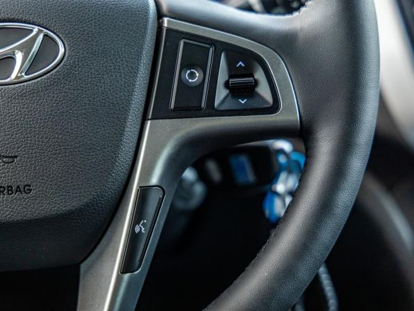 Hyundai Solaris I Рестайлинг с пробегом 2015 года, цена 1 048 000 рублей, 147300 км, седан, Автокод Объявления