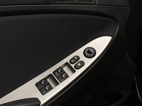 Hyundai Solaris I Рестайлинг с пробегом 2016 года, цена 1 069 000 рублей, 148403 км, седан, Автокод Объявления