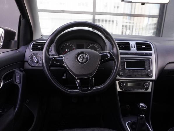 Volkswagen Polo V Рестайлинг с пробегом 2016 года, цена 933 000 рублей, 128284 км, седан, Автокод Объявления