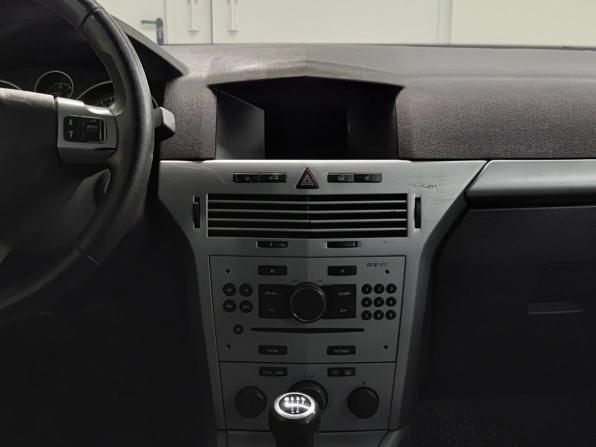 Opel Astra H Рестайлинг с пробегом 2011 года, цена 409 000 рублей, 359122 км, седан, Автокод Объявления