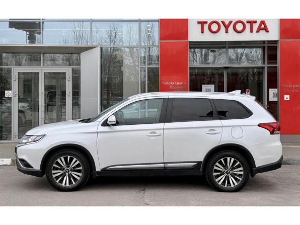 Mitsubishi Outlander III Рестайлинг 3 с пробегом 2019 года, цена 1 787 000 рублей, 208413 км, внедорожник, Автокод Объявления