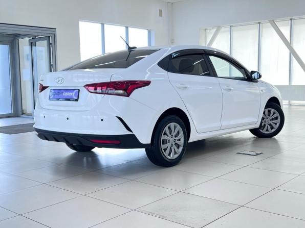Hyundai Solaris II Рестайлинг с пробегом 2021 года, цена 1 699 000 рублей, 54345 км, седан, Автокод Объявления