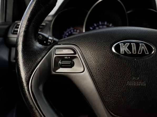 Kia Rio III Рестайлинг с пробегом 2016 года, цена 960 000 рублей, 198953 км, седан, Автокод Объявления