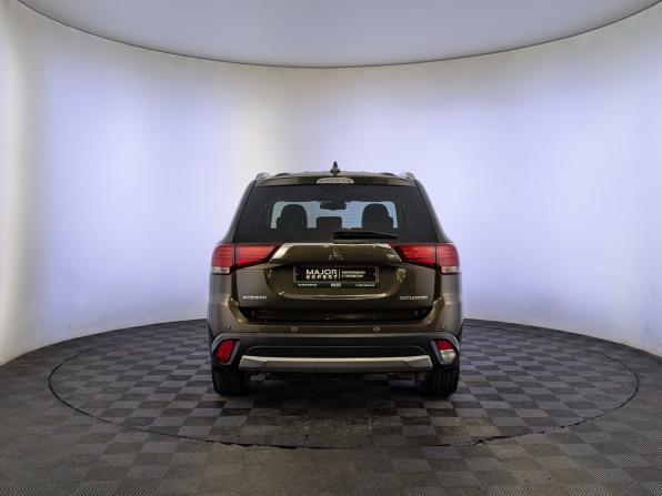 Mitsubishi Outlander III Рестайлинг 2 с пробегом 2018 года, цена 2 300 000 рублей, 123700 км, внедорожник, Автокод Объявления