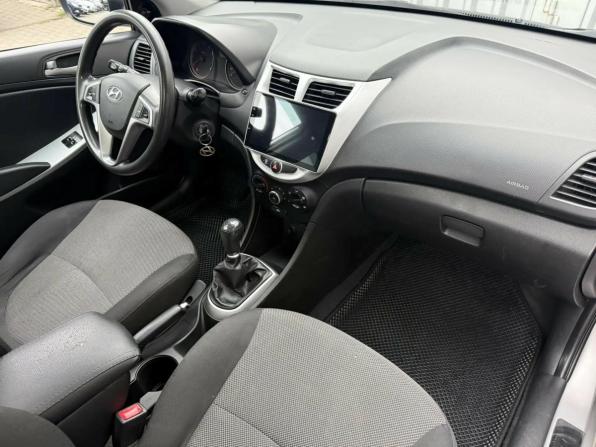 Hyundai Solaris I с пробегом 2013 года, цена 665 000 рублей, 238329 км, хэтчбек, Автокод Объявления