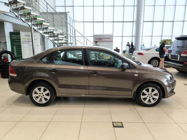 Volkswagen Polo V с пробегом 2015 года, цена 880 000 рублей, 99689 км, седан, Автокод Объявления