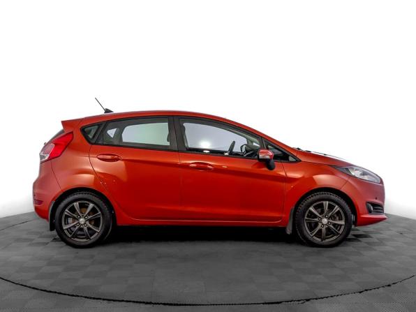 Ford Fiesta Mk6 Рестайлинг с пробегом 2019 года, цена 1 150 000 рублей, 62154 км, хэтчбек, Автокод Объявления