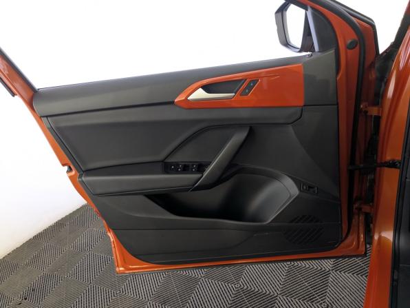 Volkswagen Taos I с пробегом 2021 года, цена 2 650 000 рублей, 62147 км, внедорожник, Автокод Объявления