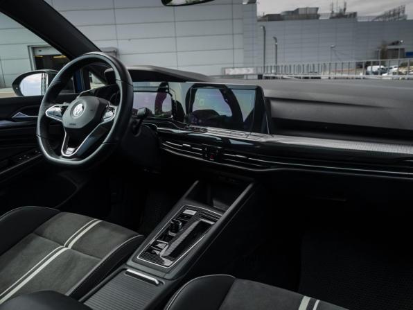 Volkswagen Golf VIII с пробегом 2020 года, цена 2 848 000 рублей, 32100 км, хэтчбек, Автокод Объявления