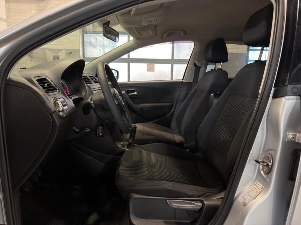 Volkswagen Polo V с пробегом 2010 года, цена 499 000 рублей, 272000 км, седан, Автокод Объявления