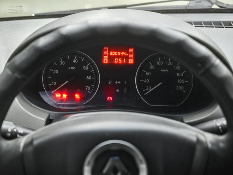 Renault Logan I Рестайлинг Челябинск  - изображение 18